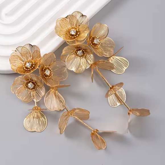 Anthropologie Jewelry - Anthropologie Gold Floral Drop Earrings